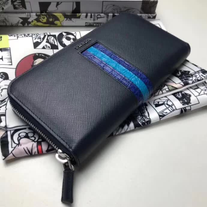 【原版皮】普拉达/Prada 拉链钱夹，选用十字纹小牛皮镶嵌彩带鳄鱼纹裁制而成，经典之作，简单时尚，款号：2ML317