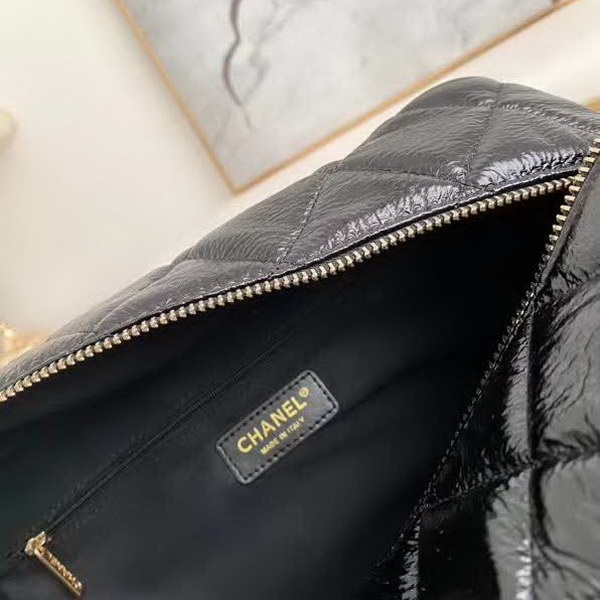 【原版皮】香奈儿/Chanel 保龄球购物袋，简直是一款完美百搭包，采用进口皱纹牛皮，超级柔软细腻，皮质独特，纹络更显高档质感，款号：AS8315