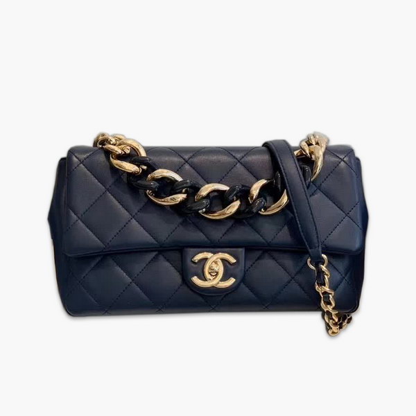 【原版皮】香奈儿/Chanel 亚克力手拎包，采用柔软细腻的进口小羊皮，经典菱格走线，单肩斜挎多用包，小香一直秉承简洁风格，低调奢华，也着实百搭，大号实用，小号俏皮：AS1354