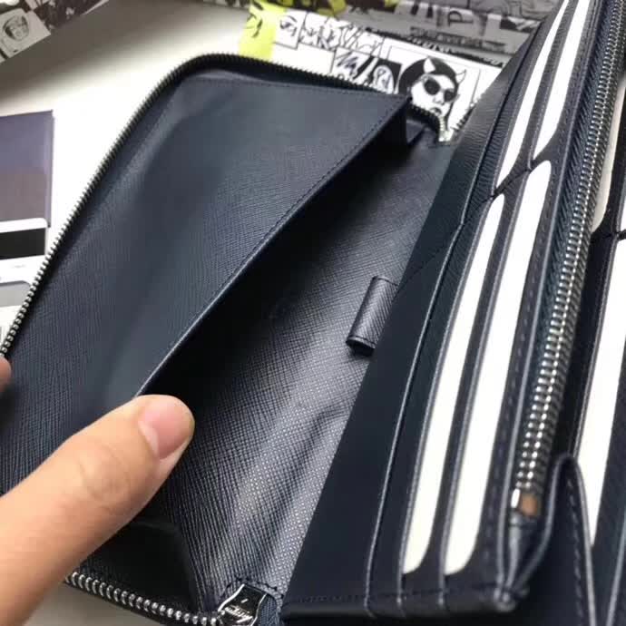 【原版皮】普拉达/Prada 拉链钱夹，选用十字纹小牛皮镶嵌彩带鳄鱼纹裁制而成，经典之作，简单时尚，款号：2ML188