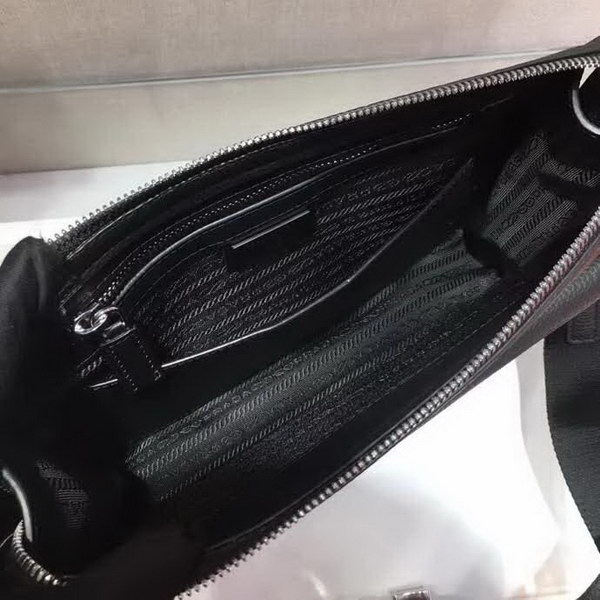 【原版皮】普拉达/Prada 男士斜跨包，采用小牛皮材质，又可当手包，一包当两包用，正面口袋，格层多多，时尚又大气，男士们值得入手，款号：2VH091