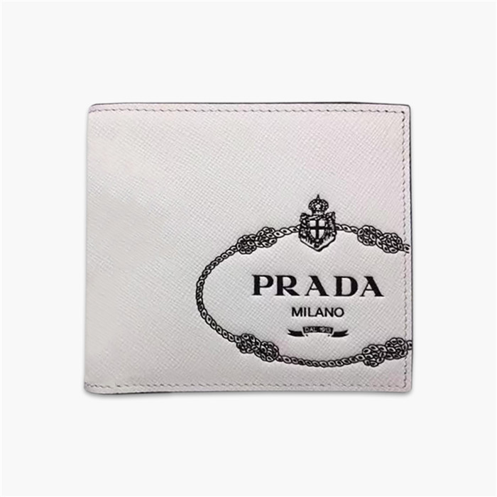 【原版皮】普拉达/Prada 短款钱夹，选用十字纹牛皮裁制而成，饰以黑色经典丝印徽标，风格优雅简约，款号：2M0513