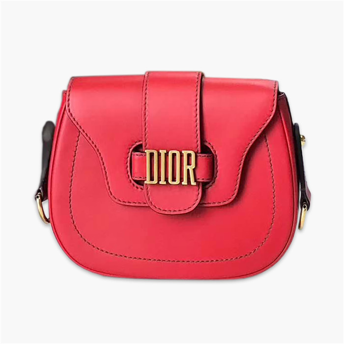 【原版皮】迪奥/Dior 肩背包，选用小牛皮裁制而成，饰以品牌标识字母锁扣，设计得比其它包更有特色一点，真的特别好看，款号：M6501